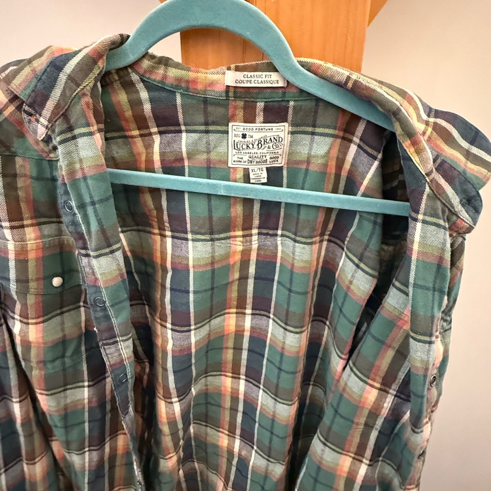 Lucky brand buttondown - Picture 2 of 3